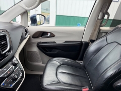 Used 2018  Chrysler Pacifica 4d Wagon Touring L Plus at House of Carz near Rochester&comma; IN