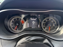 Used 2021  Jeep Cherokee Latitude Lux 4x4 at House of Carz near Rochester&comma; IN