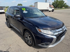 Used 2017  Mitsubishi Outlander 4d SUV FWD ES at House of Carz near Rochester&comma; IN