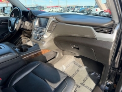 Used 2019  Chevrolet Suburban 4d SUV 4WD LT at House of Carz near Rochester&comma; IN