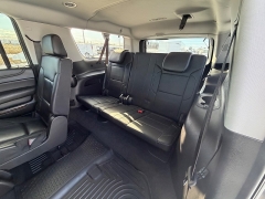 Used 2019  Chevrolet Suburban 4d SUV 4WD LT at House of Carz near Rochester&comma; IN