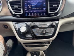 Used 2018  Chrysler Pacifica 4d Wagon Touring L Plus at House of Carz near Rochester&comma; IN