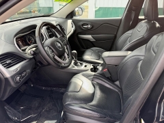 Used 2016  Jeep Cherokee 4d SUV 4WD Overland at House of Carz near Rochester, IN