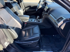Used 2019  Jeep Grand Cherokee 4d SUV 4WD Limited V6 at House of Carz near Rochester, IN