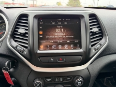 Used 2016  Jeep Cherokee 4d SUV 4WD Trailhawk V6 at House of Carz near Rochester, IN