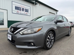  2017 Nissan Altima 4d Sedan 2&period;5L SL &lpar;2017&period;5&rpar; at House of Carz near Rochester&comma; IN