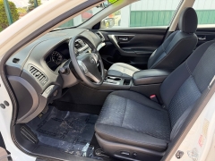 Used 2016  Nissan Altima 4d Sedan 2&period;5L S at House of Carz near Rochester&comma; IN