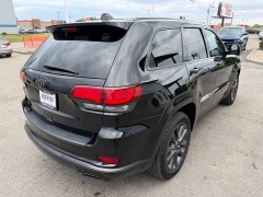 Used 2018  Jeep Grand Cherokee 4d SUV 2WD Overland V6 High Altitude at House of Carz near Rochester&comma; IN