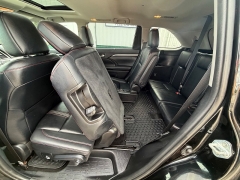 Used 2019  Toyota Highlander 4d SUV AWD SE at House of Carz near Rochester&comma; IN
