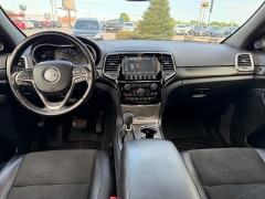 Used 2020  Jeep Grand Cherokee 4d SUV 4WD Laredo Altitude at House of Carz near Rochester&comma; IN