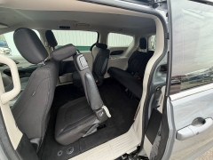 Used 2021  Chrysler Pacifica Touring AWD at House of Carz near Rochester&comma; IN