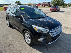 Used 2018 Ford Escape 4d SUV 4WD SEL at House of Carz near Rochester, IN
