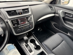 Used 2017  Nissan Altima 4d Sedan 2&period;5L SR at House of Carz near Rochester&comma; IN