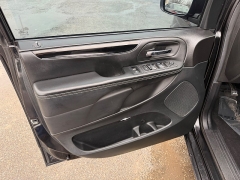 Used 2018  Dodge Grand Caravan 4d Wagon SE at House of Carz near Rochester&comma; IN