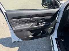 Used 2018  Mitsubishi Outlander Plug-In Hybrid 4d SUV AWC SEL at House of Carz near Rochester&comma; IN