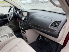 Used 2016  Chrysler Town & Country 4d Wagon Touring L at House of Carz near Rochester&comma; IN