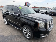 Used 2018  GMC Yukon 4d SUV 4WD SLT at House of Carz near Rochester&comma; IN