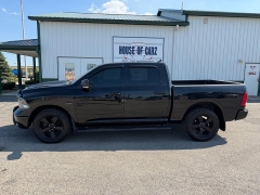 Used 2019  Ram 1500 Classic 4WD Crew Cab SLT at House of Carz near Rochester&comma; IN