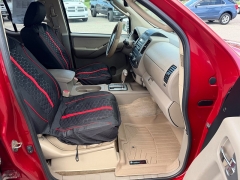 Used 2010  Nissan Frontier 4WD Crew Cab LE at House of Carz near Rochester&comma; IN