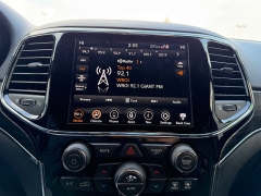 Used 2020  Jeep Grand Cherokee 4d SUV 4WD Limited V6 at House of Carz near Rochester&comma; IN