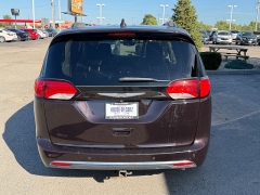 Used 2017  Chrysler Pacifica 4d Wagon Touring-L at House of Carz near Rochester&comma; IN