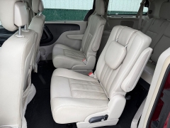 Used 2016  Chrysler Town & Country 4d Wagon Touring L at House of Carz near Rochester&comma; IN