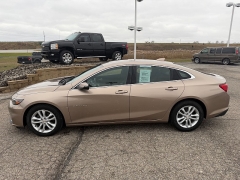 Used 2018  Chevrolet Malibu 4d Sedan LT at House of Carz near Rochester&comma; IN