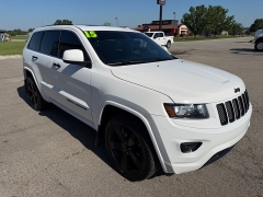 Used 2015  Jeep Grand Cherokee 4d SUV 4WD Laredo at House of Carz near Rochester&comma; IN