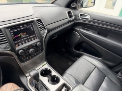 Used 2018  Jeep Grand Cherokee 4d SUV 2WD Overland V6 High Altitude at House of Carz near Rochester&comma; IN
