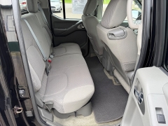 Used 2014  Nissan Frontier 4WD Crew Cab SV Auto at House of Carz near Rochester&comma; IN