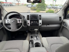 Used 2014  Nissan Frontier 4WD Crew Cab SV Auto at House of Carz near Rochester&comma; IN