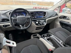 Used 2021  Chrysler Pacifica Touring AWD at House of Carz near Rochester&comma; IN