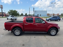 Used 2010  Nissan Frontier 4WD Crew Cab LE at House of Carz near Rochester&comma; IN