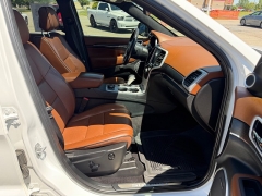 Used 2018  Jeep Grand Cherokee 4d SUV 4WD Summit V6 at House of Carz near Rochester&comma; IN