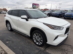 Used 2020  Toyota Highlander 4d SUV AWD Limited at House of Carz near Rochester&comma; IN