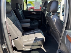 Used 2017  Cadillac Escalade ESV 4d SUV 4WD Luxury at House of Carz near Rochester&comma; IN
