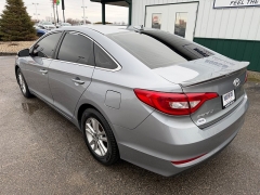 Used 2016  Hyundai Sonata 4d Sedan SE at House of Carz near Rochester&comma; IN