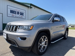  2020 Jeep Grand Cherokee 4d SUV 4WD Limited V6 at House of Carz near Rochester&comma; IN