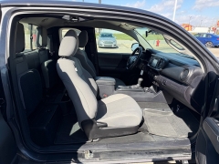 Used 2017  Toyota Tacoma 4WD Access Cab SR Auto at House of Carz near Rochester&comma; IN