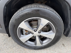 Used 2019  Jeep Cherokee 4d SUV 4WD Limited 3&period;2L at House of Carz near Rochester&comma; IN
