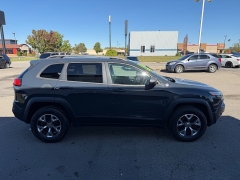 Used 2016  Jeep Cherokee 4d SUV 4WD Trailhawk V6 at House of Carz near Rochester, IN