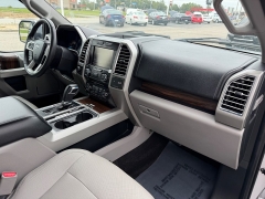 Used 2015  Ford F-150 4WD Supercrew Lariat 5 1&sol;2 at House of Carz near Rochester&comma; IN