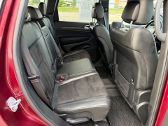 Used 2020  Jeep Grand Cherokee 4d SUV 4WD Laredo Altitude at House of Carz near Rochester&comma; IN