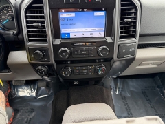 Used 2019  Ford F-150 4WD SuperCrew XLT 5 1&sol;2 at House of Carz near Rochester&comma; IN