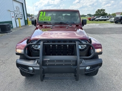 Used 2021 Jeep Gladiator Willys 4x4 at House of Carz near Rochester, IN