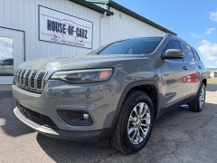  2021 Jeep Cherokee Latitude Lux 4x4 at House of Carz near Rochester&comma; IN