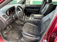 Used 2020  Jeep Grand Cherokee 4d SUV 4WD Laredo Altitude at House of Carz near Rochester&comma; IN