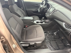 Used 2018  Chevrolet Malibu 4d Sedan LT at House of Carz near Rochester&comma; IN