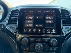 Used 2019  Jeep Grand Cherokee 4d SUV 4WD Limited V6 at House of Carz near Rochester, IN