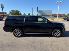 Used 2019  GMC Yukon XL 4d SUV 4WD SLT at House of Carz near Rochester&comma; IN